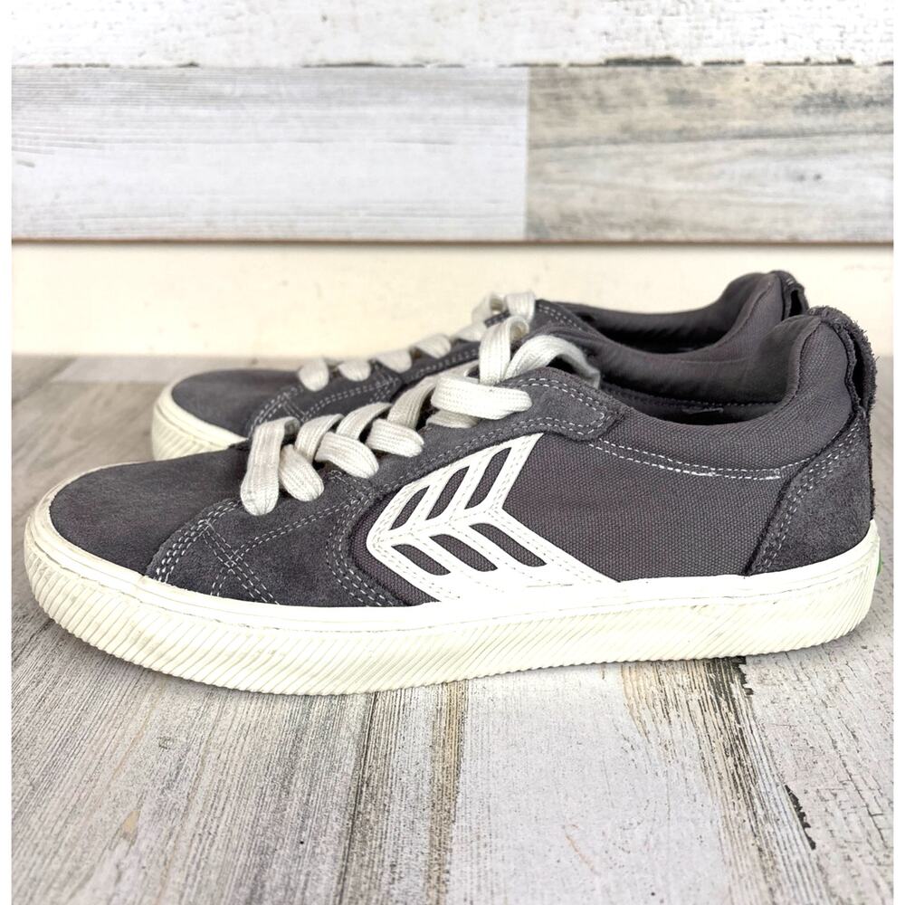 Cariuma Womens 7 Gray White Catiba Pro Low Suede Skate Sneakers Shoes